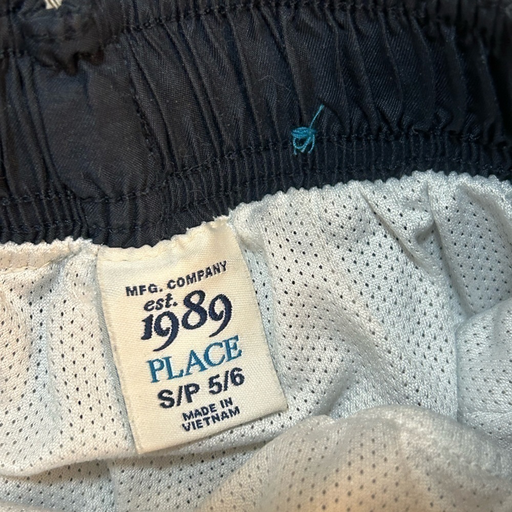 Boys size 6 swim trunks swim suit shorts. Both like new. - Picture 3 of 8